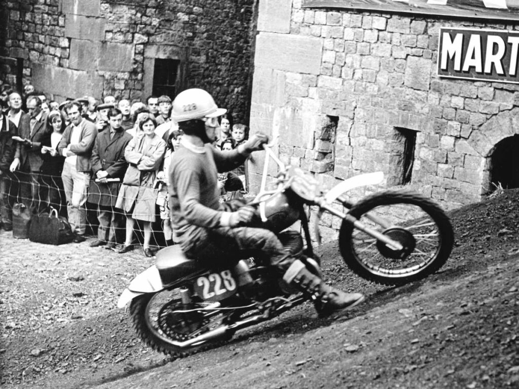 porte de secours Motocross Citadelle